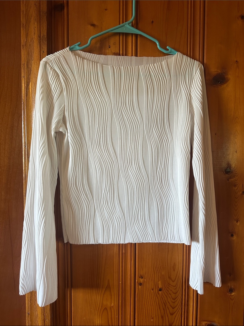 Women’s Cream Textured Long-Sleeve Top